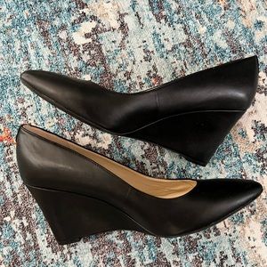 NEVER WORN Nine West Leather Wedges